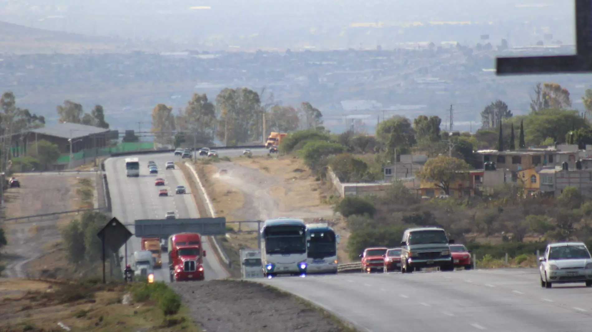 Se requiere mejorar la infraestructura carretera por el flujo de transporte de carga.